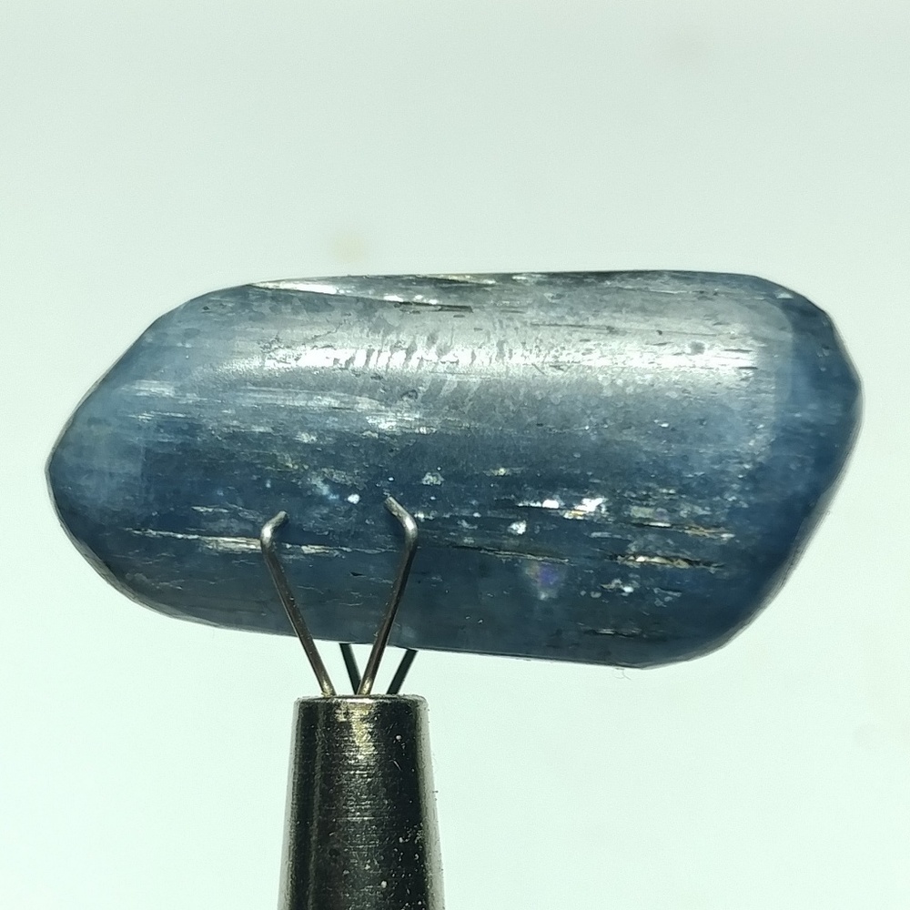 Kyanite thumble polished 9.4 gr